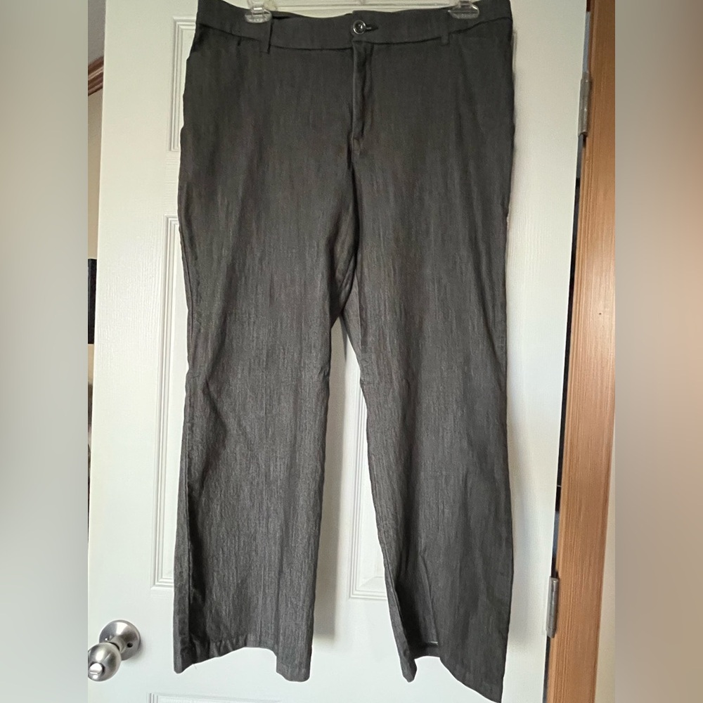 Lee brand Carbon Rinse Gray women’s slacks